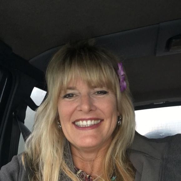 Meet your Posher, Rebecca - Picture 1 of 1